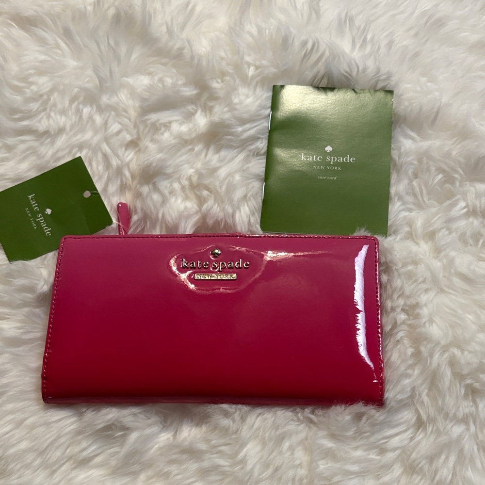 Kate Spade Fuchsia Wallet